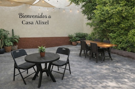 Outdoor dining. Casa Alixel