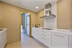 Fridge, microwave, oven, dishwasher - Intempo by Holuxe - 143 - 14th floor (Benidorm)