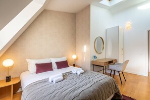 WiFi, bed sheets - Arc de Triomphe - 3 personnes - Bail Mobilité (Paris)