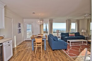 DVD player - Cowabungalow, Oceanfront 6BR 4BA home in Emerald Isle with Private Pool! (Emerald Isle)
