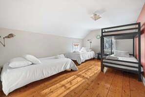 3 bedrooms, WiFi, bed sheets - Vermont Farmhouse Escape Near Okemo (Ludlow)