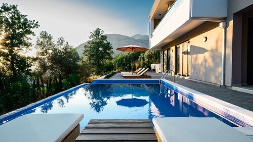 Luxury Vila with Pool