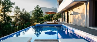 Luxury Vila with Pool
