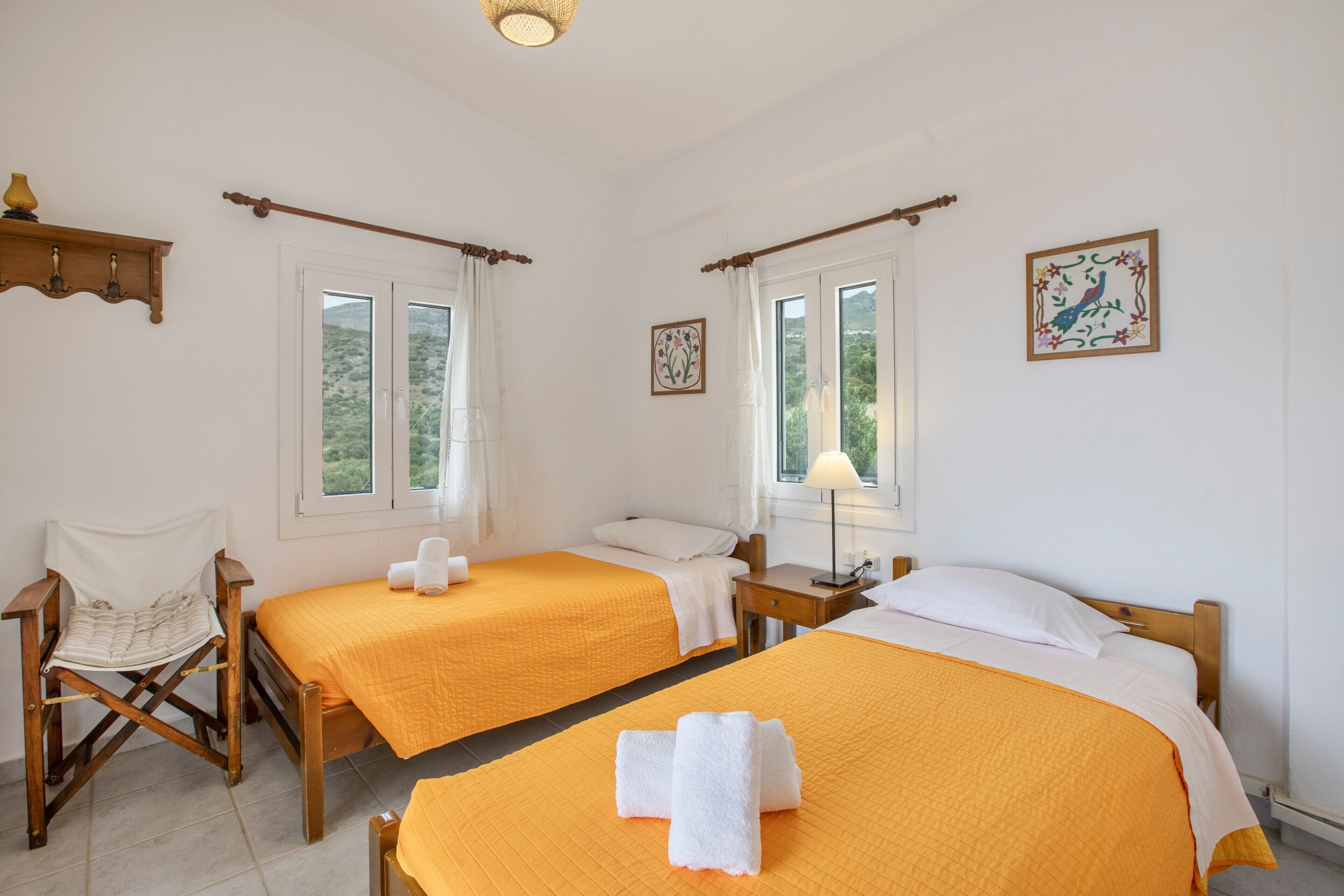2 chambres, fer et planche à repasser, Wi-Fi, draps fournis