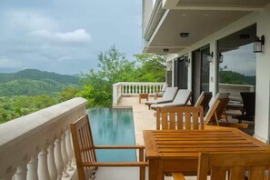 Outdoor dining - Vista Azul Oceanview Villa w Pool Lomas del Mar (Sardinal)