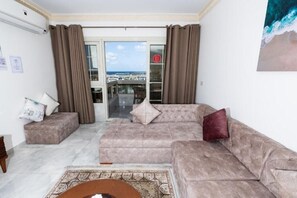 Living area - Gleem Luxury Apartment Elite- Superior Full Sea View 403 (Alexandria)