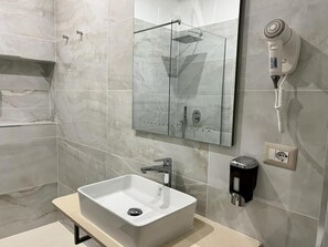 Bathroom - Avio Suite (Naples)