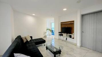 Room, 1 Bedroom, Accessible, Smoking | Living room