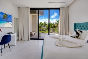 6 bedrooms, iron/ironing board, travel cot, WiFi - Las Palmas 4: Lux retreat w/ pool, jacuzzi, games, full staff & golf carts (Punta Cana)