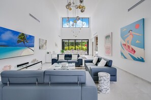 TV, stereo - Las Palmas 4: Lux retreat w/ pool, jacuzzi, games, full staff & golf carts (Punta Cana)