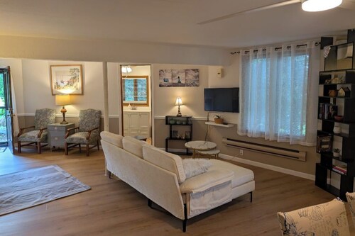 4-bedroom geodome in beautiful Burbank with AC comfort