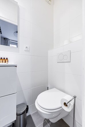 Hair dryer - G#Studio#2people#Voltaire#StAmbroise (Paris)