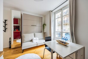 TV - G#Studio#2people#Voltaire#StAmbroise (Paris)