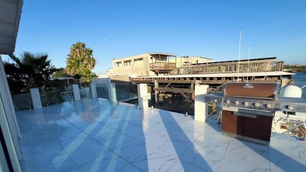 Outdoor dining - Waterfront Channel - Boat Slip - New Remodel (San Benito)