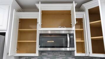 House, Multiple Beds, Patio (Adams channel house) | Interior