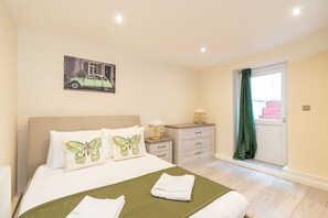 Deluxe-Apartment, mit Bad (B) | Verdunkelungsvorhänge, Bügeleisen/Bügelbrett, kostenloses WLAN