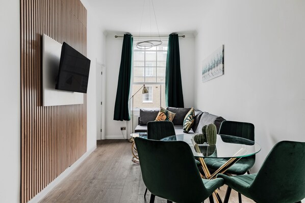 Classic-huoneisto, oma kylpyhuone, kaupunkinäköala | Lounge