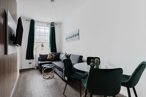 Klassiek appartement, privébadkamer, uitzicht op de stad | Lounge