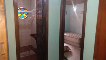 Basic Quadruple Room | Interior