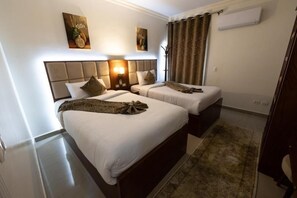 2 bedrooms, in-room safe, iron/ironing board, free WiFi - Gleem Luxury Apartment Elite- Partial Sea View 305 (Alexandria)