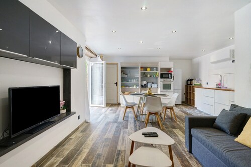 Apartment 'Costa Verde' with Private Garden, Wi-Fi and Air Conditioning