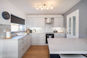 Fridge, stovetop - Bayview - overlooking Liscannor Bay! (County Clare)
