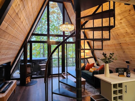 スマートテレビ、暖炉、ステレオ. Pineview Lodge - Unique Luxury A-Frame Adults only Lodge - County Down