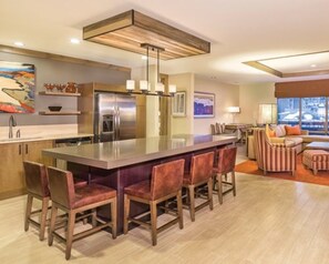 Interior - Club Wyndham Avon, 2 Bedroom Presidential,  Sleeps 8, March 14th Ski Week! (Avon)