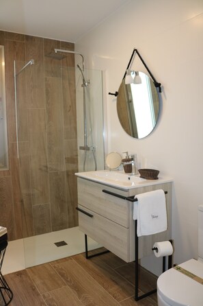 Bathroom - Vrbo Property (Los Yebenes)