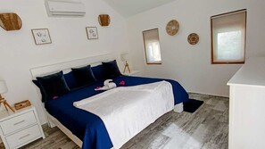 Room - New 5-bedroom villa in charming Las Terrenas with AC (Las Terrenas)