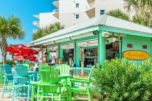 Outdoor dining - 🌊Lazy River | Lagoon Pool + Splash Pad | Walk to Beach | Waterscape 205B⛱️ (Fort Walton Beach)