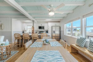 Dining - 🌴Private Heated Pool | Steps to Beach | Private Balcony | Palmetto Breeze🌴 (Fort Myers Beach)