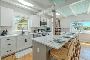 Fridge, microwave, oven, stovetop - 🌴Private Heated Pool | Steps to Beach | Private Balcony | Palmetto Breeze🌴 (Fort Myers Beach)