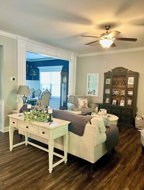 Smart TV, fireplace - Spacious 5-bedroom house in Evans- Perfect for the Masters Golf Tournament (Evans)