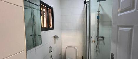 Family Apartment, Balcony, City View | Bathroom | Free toiletries, hair dryer, towels, soap