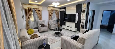 Family Apartment, Balcony, City View | Living area