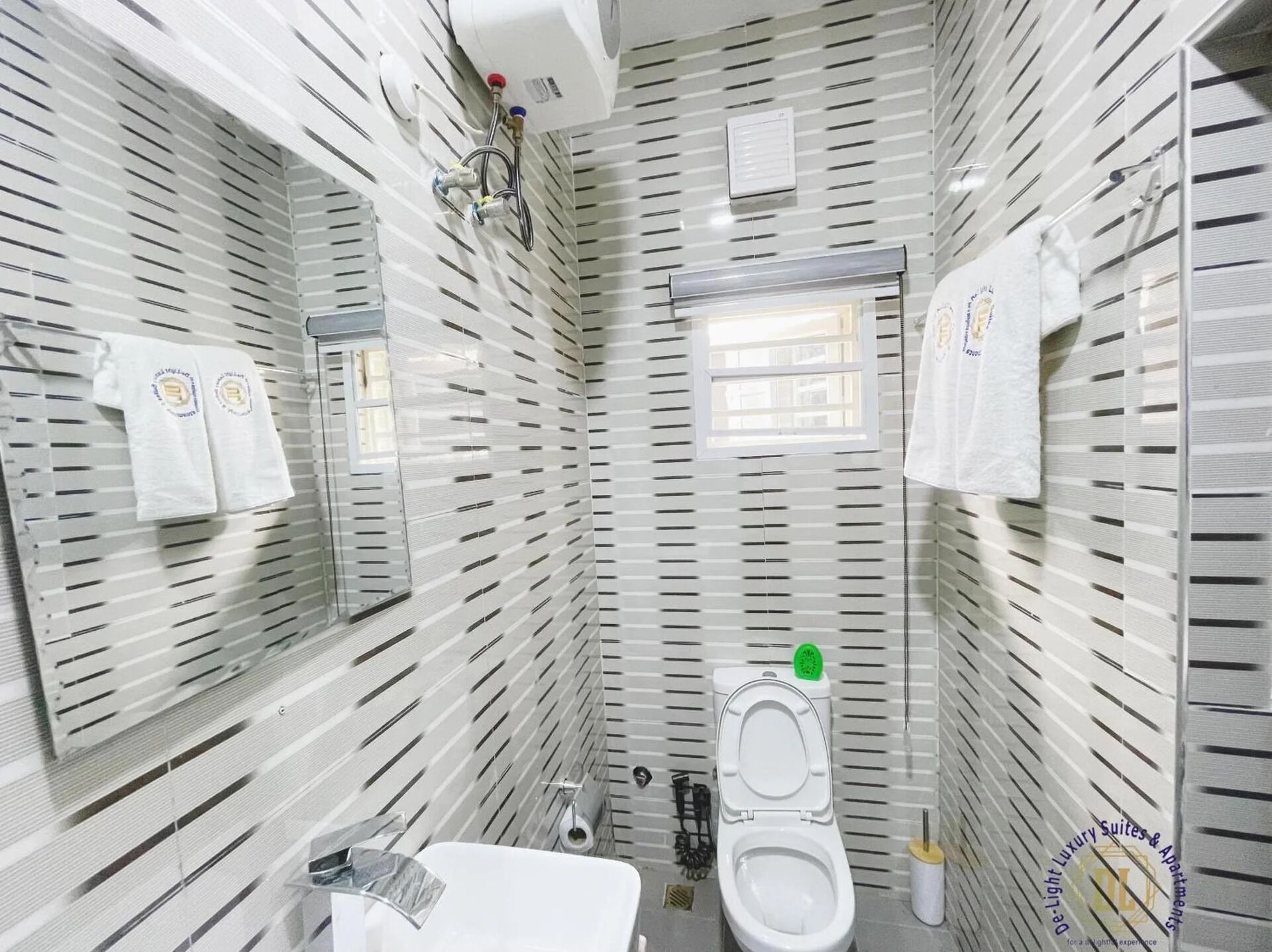 ファミリー アパートメント バルコニー シティビュー | バスルーム