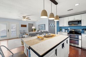 Fridge, microwave, oven, stovetop - Good Times Wright Place: Dog-Friendly | YMCA Access (Kill Devil Hills)