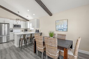 Dining - KDH & Chill: Dog-Friendly | Central Location (Kill Devil Hills)