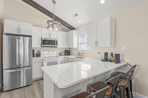 Fridge, microwave, oven, stovetop - KDH & Chill: Dog-Friendly | Central Location (Kill Devil Hills)