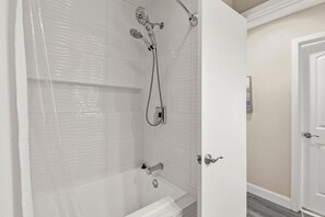 Bathroom - KDH & Chill: Dog-Friendly | Central Location (Kill Devil Hills)