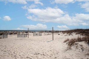 Beach nearby - Ocean Villa Steps to Sand w/ Pools & Amenities! (Hilton Head Island)