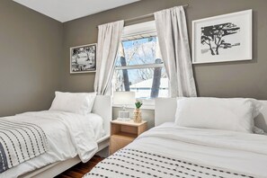 4 chambres, bureau, fer et planche à repasser, Wi-Fi gratuit
