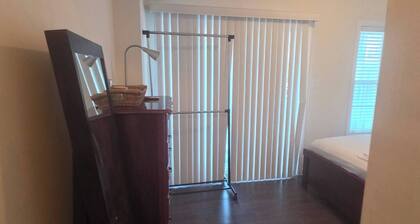 Room-cozy Private Room With En-suite in