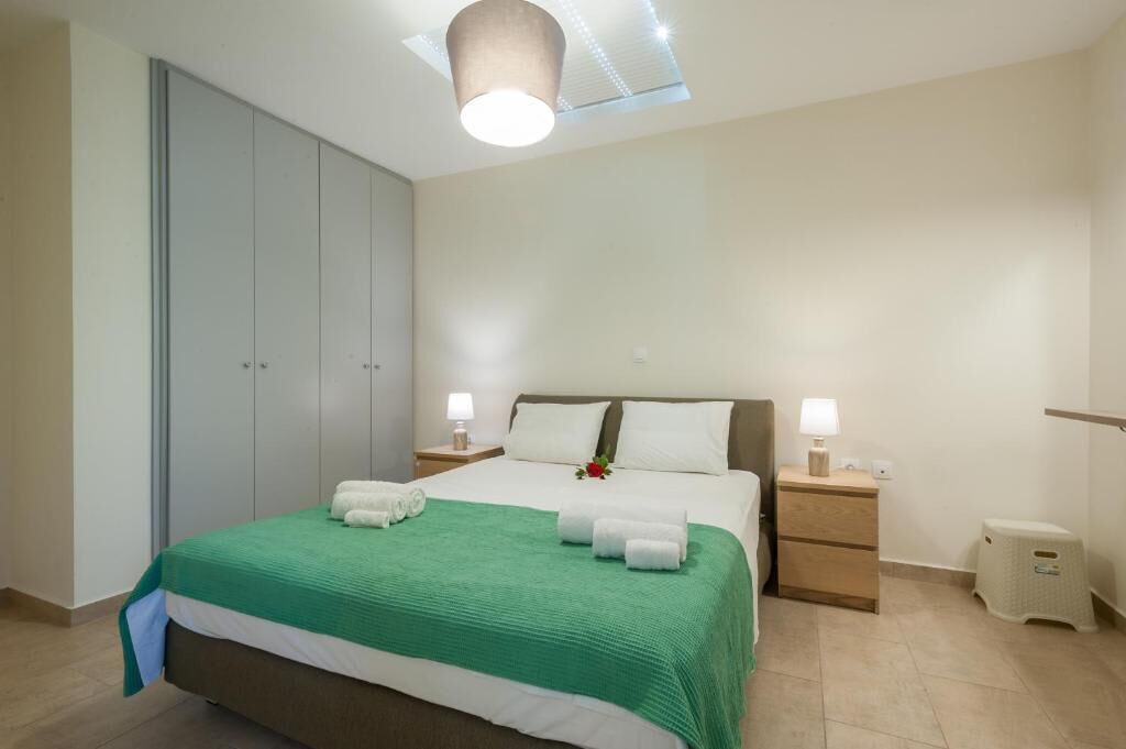 3 chambres, fer et planche à repasser, Wi-Fi, draps fournis