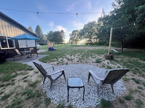 Outdoor dining - Sugarloaf Golf & Beach Retreat: Quiet Nature Edition (Cedar)