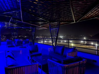 PEREGRINE HOTEL BY BOULEVARD