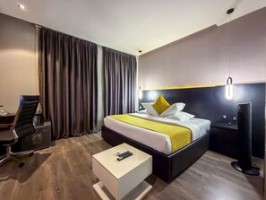ห้องดีลักซ์ | โต๊ะทำงาน, พื้นที่ทำงานแบบใช้แล็ปท็อป, Wi-Fi ฟรี