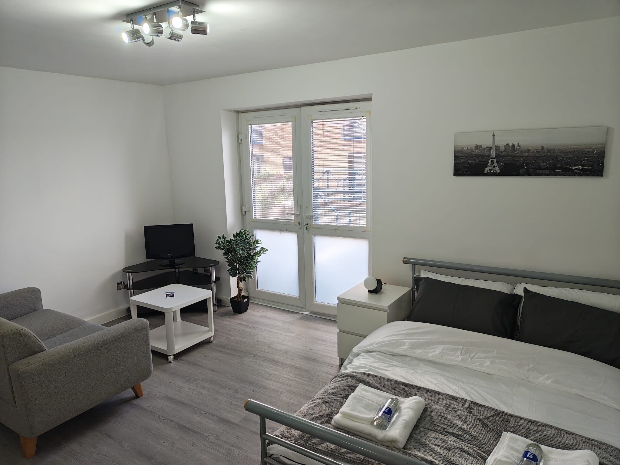 1 bedroom, iron/ironing board, free WiFi, bed sheets