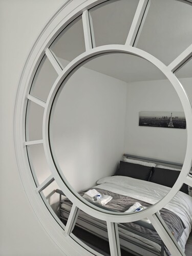 *NEW* Thames Riverside Retreat!